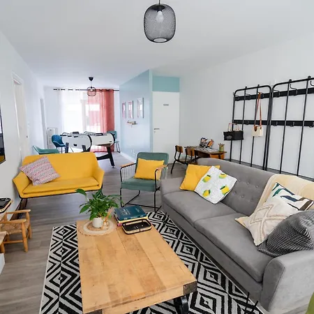 Villa Grande surface 252m2 jusqu'à 15 personnes avec terrasse - Barbecue , baby foot et parking gratuit - Malo Leone à Mauleon Extérieur photo