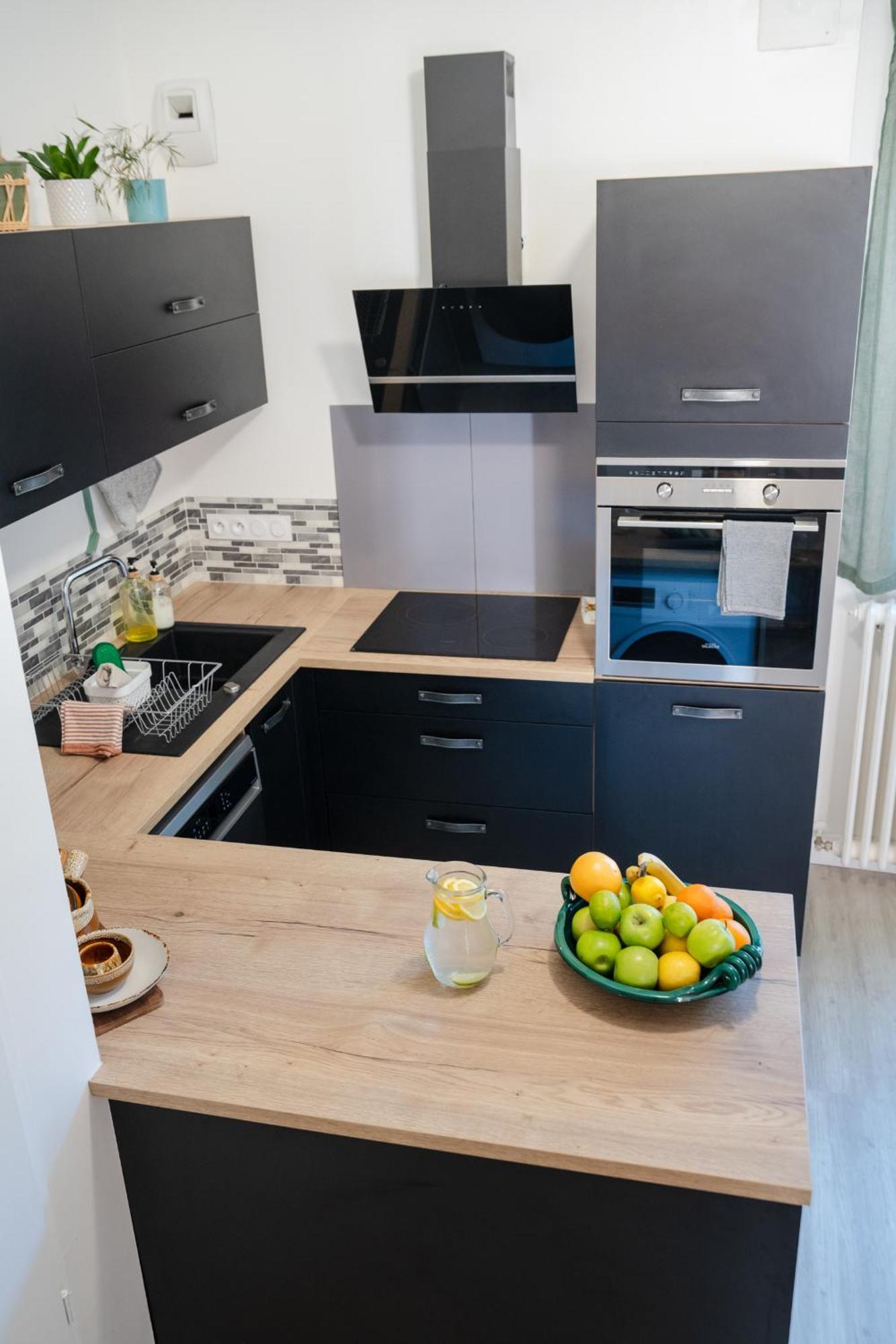 Grande Surface 252m2 Jusqu'à 15 Personnes Avec Terrasse - Barbecue , Baby Foot Et Parking Gratuit - Malo Leone Hébergement de vacances *