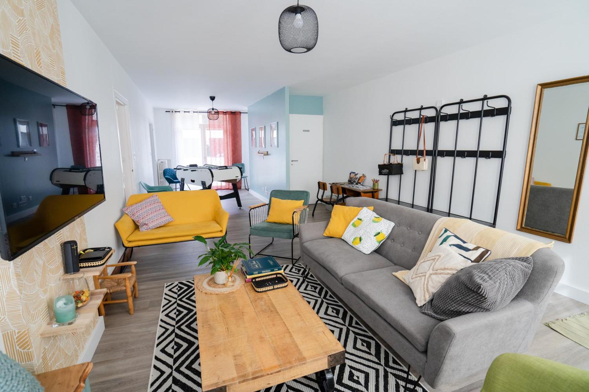 Hébergement de vacances Grande Surface 252m2 Jusqu'à 15 Personnes Avec Terrasse - Barbecue , Baby Foot Et Parking Gratuit - Malo Leone