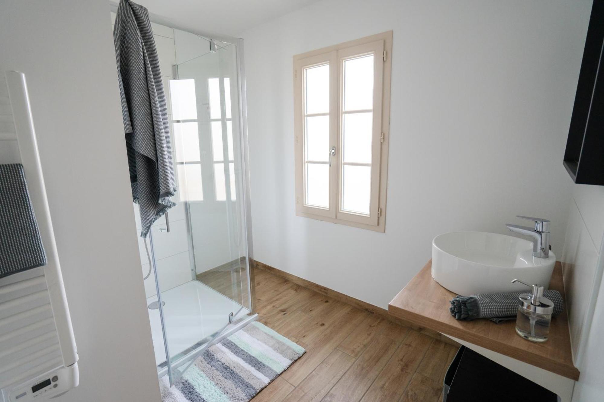 Hébergement de vacances Grande Surface 252m2 Jusqu'à 15 Personnes Avec Terrasse - Barbecue , Baby Foot Et Parking Gratuit - Malo Leone Mauleon